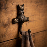Black-bronze cast iron cat wall hook for keys, towels, or leashes, SKU GB78065