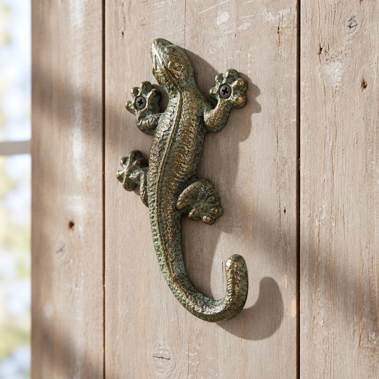 Gecko Wall Hook, Green and Gold Cast Iron for Keys, Towels or Hats, 6.3" 58069 shot 1