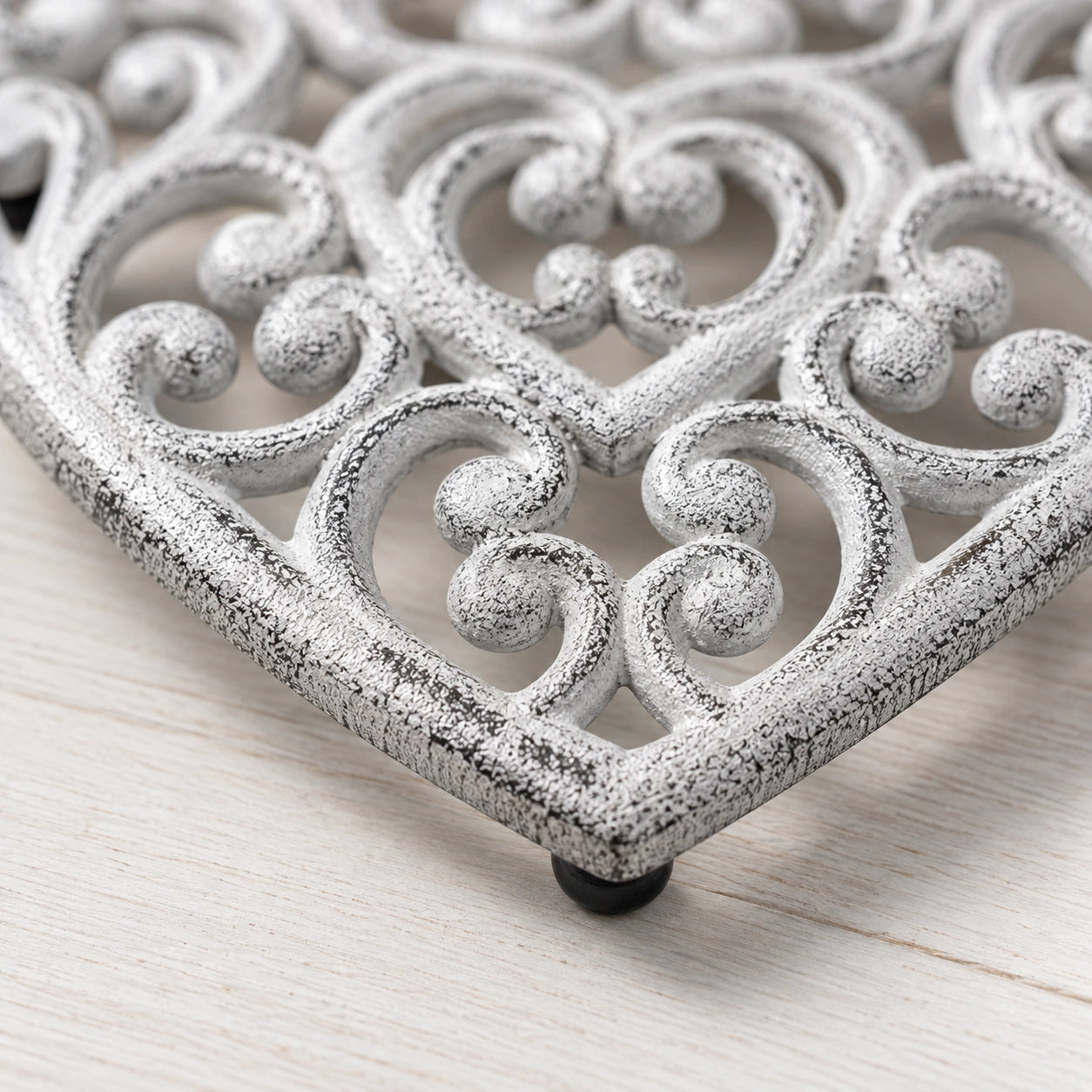 Heart Trivet and Pot Holder, Distressed White Cast Iron, 8.1" GB58031 shot 3