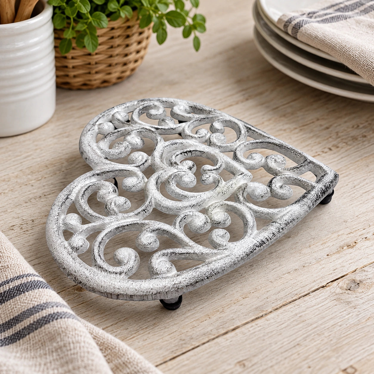 Heart Trivet and Pot Holder, Distressed White Cast Iron, 8.1" GB58031 shot 1