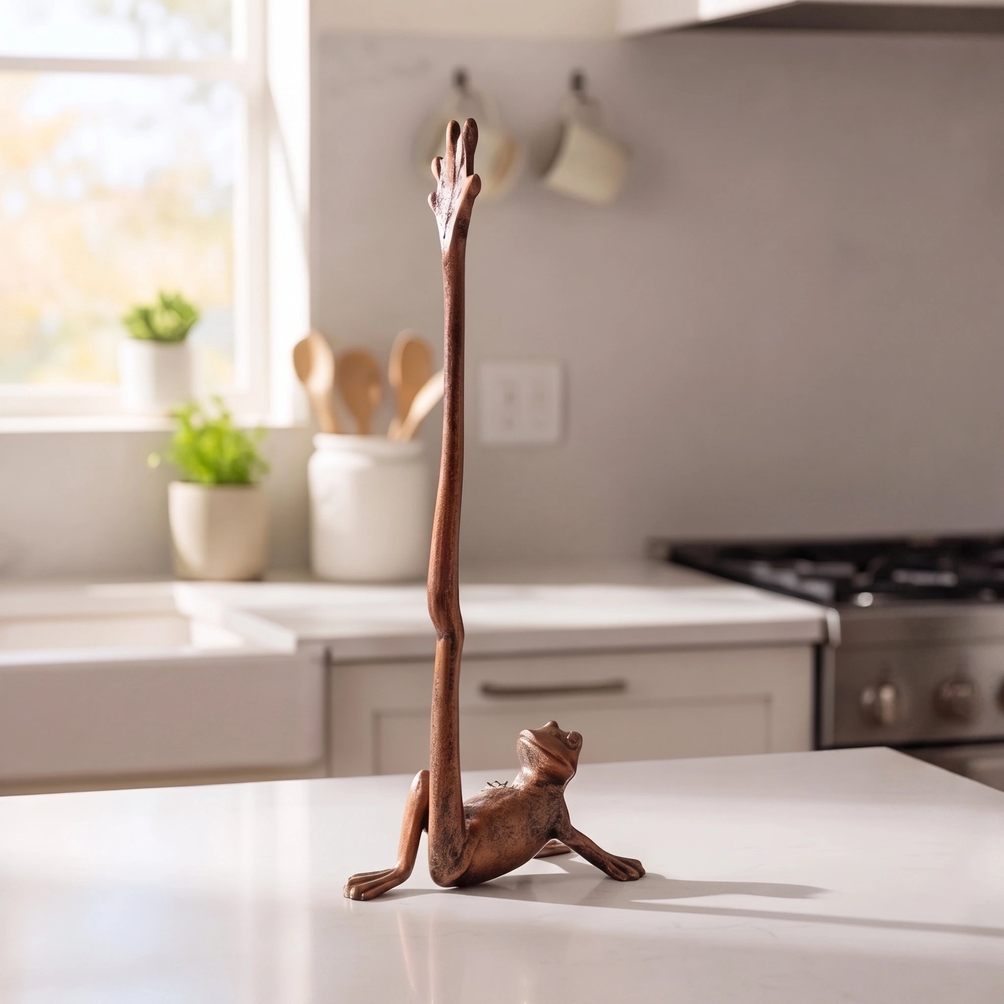 Frog Paper Towel Holder, Weathered Copper Cast Iron Kitchen Decor, 16.8" GB78010 shot 5