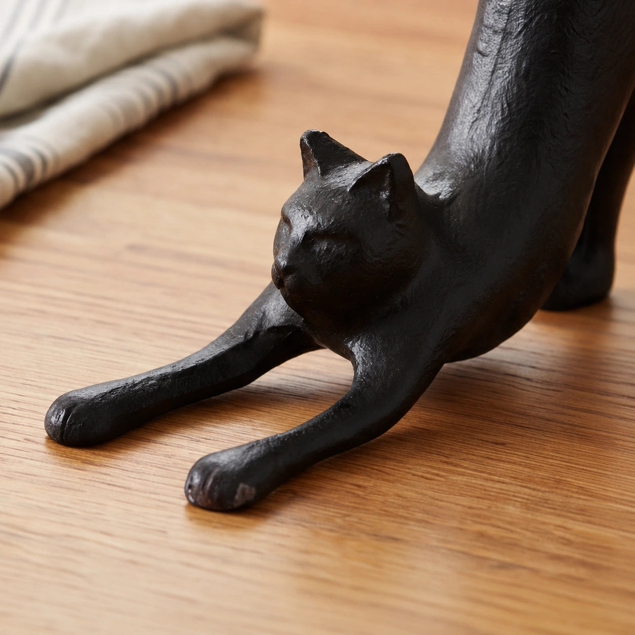 Cat Paper Towel Holder, Black Cast Iron, Home Decor, 17.5" GB78076 shot 3